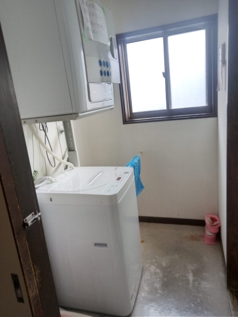 2階 共同洗濯機・乾燥機